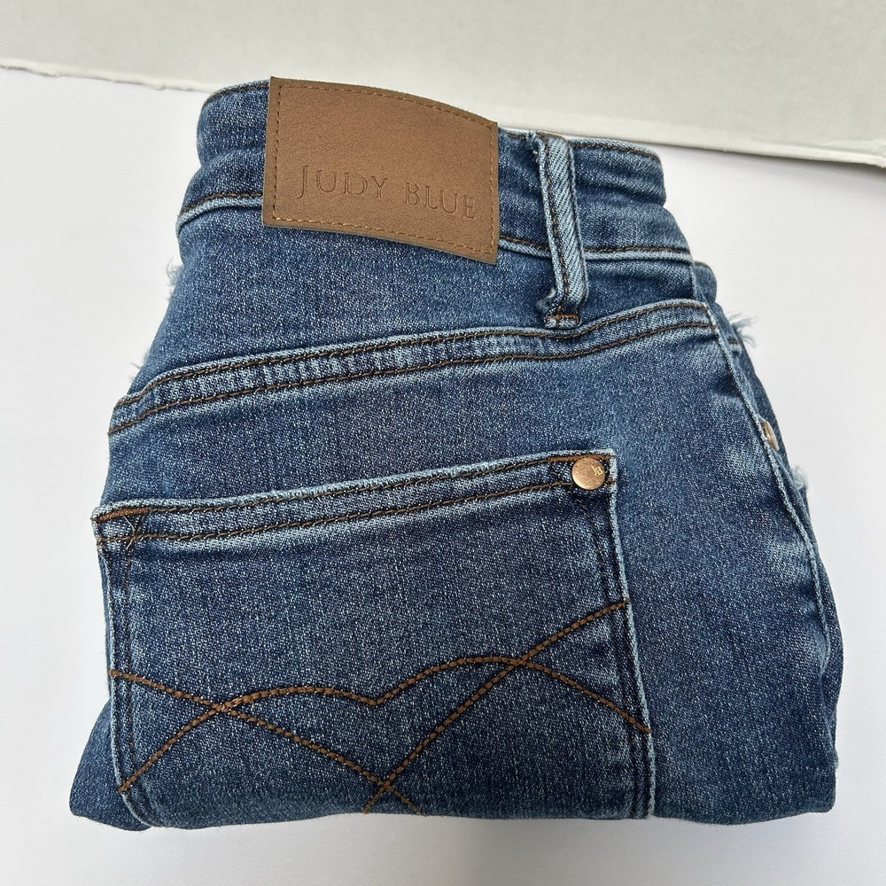 Judy Blue Hi-Rise Raw Frayed Hem Denim Jean Shorts Size Medium Style #150176